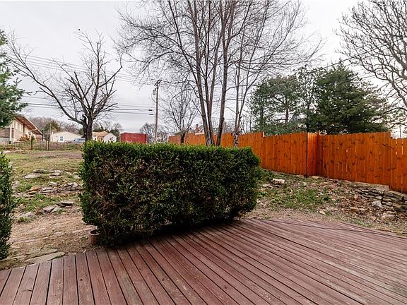 2nd image of 605 Atchison St