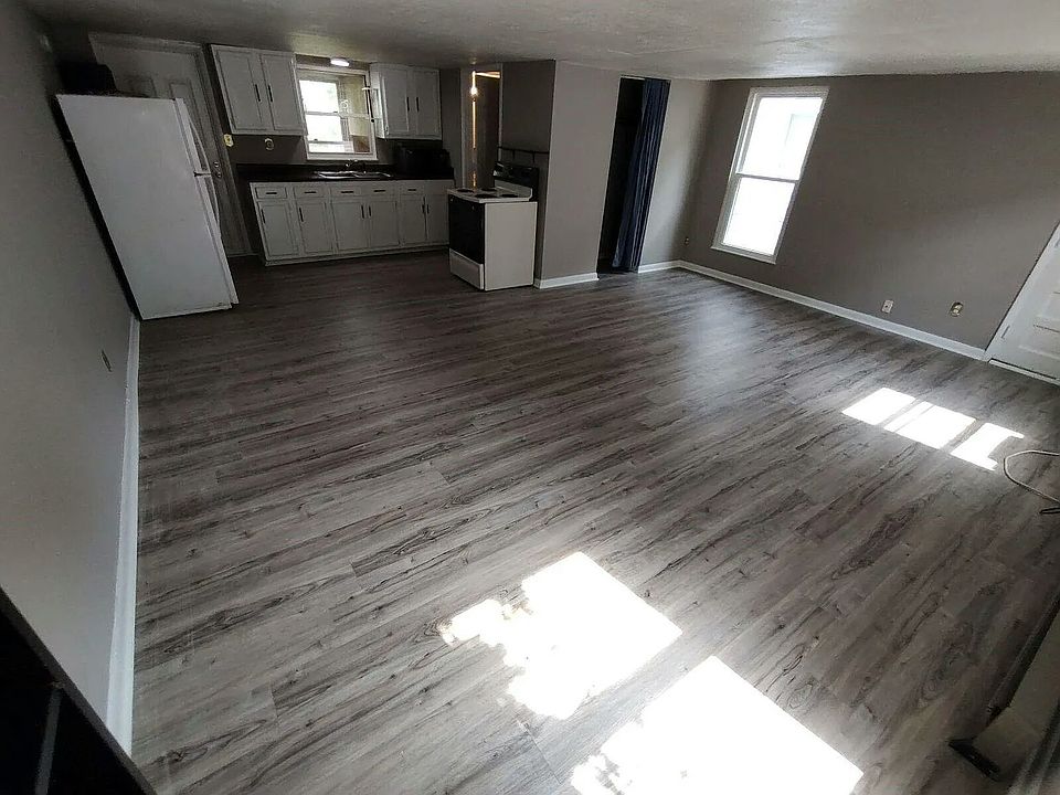 2nd image of 1214 W Pike St