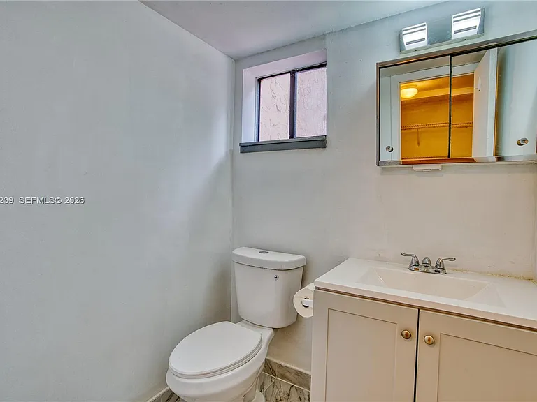 8015 SW 21st Ct #8015 — Photo 16