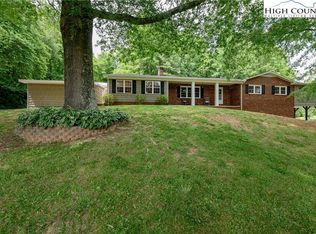 2400 Roby Martin Rd, Lenoir, NC 28645