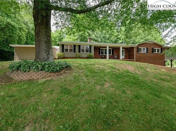 2400 Roby Martin Road, Lenoir, NC 28645
