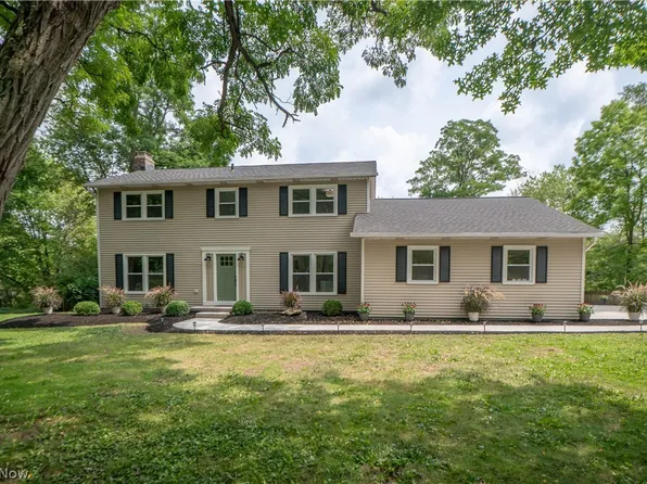 7785 Salem Dr, Hudson, OH 44236