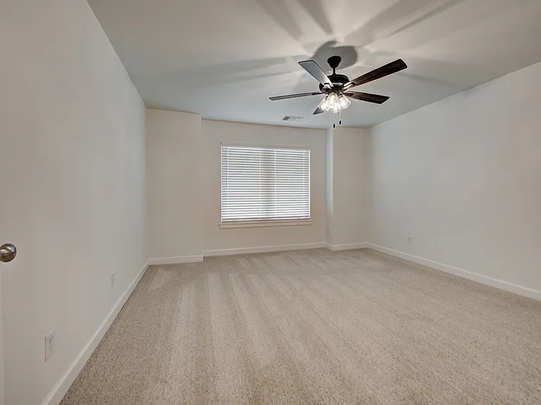 20150 Park Ln — Photo 4