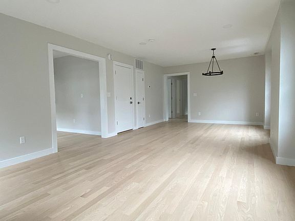 4th image of 3-31 Brimmer St #3