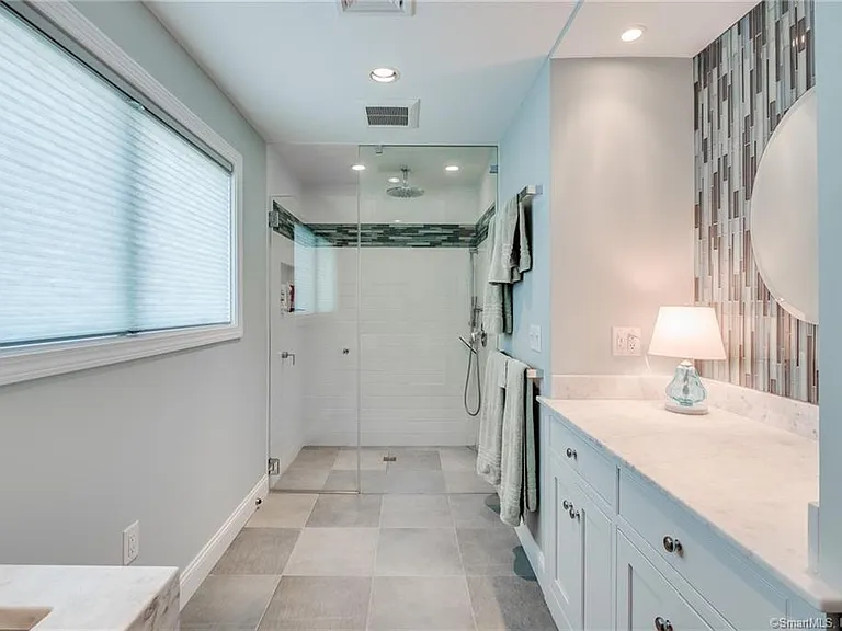 10 Morgan Point — Photo 33