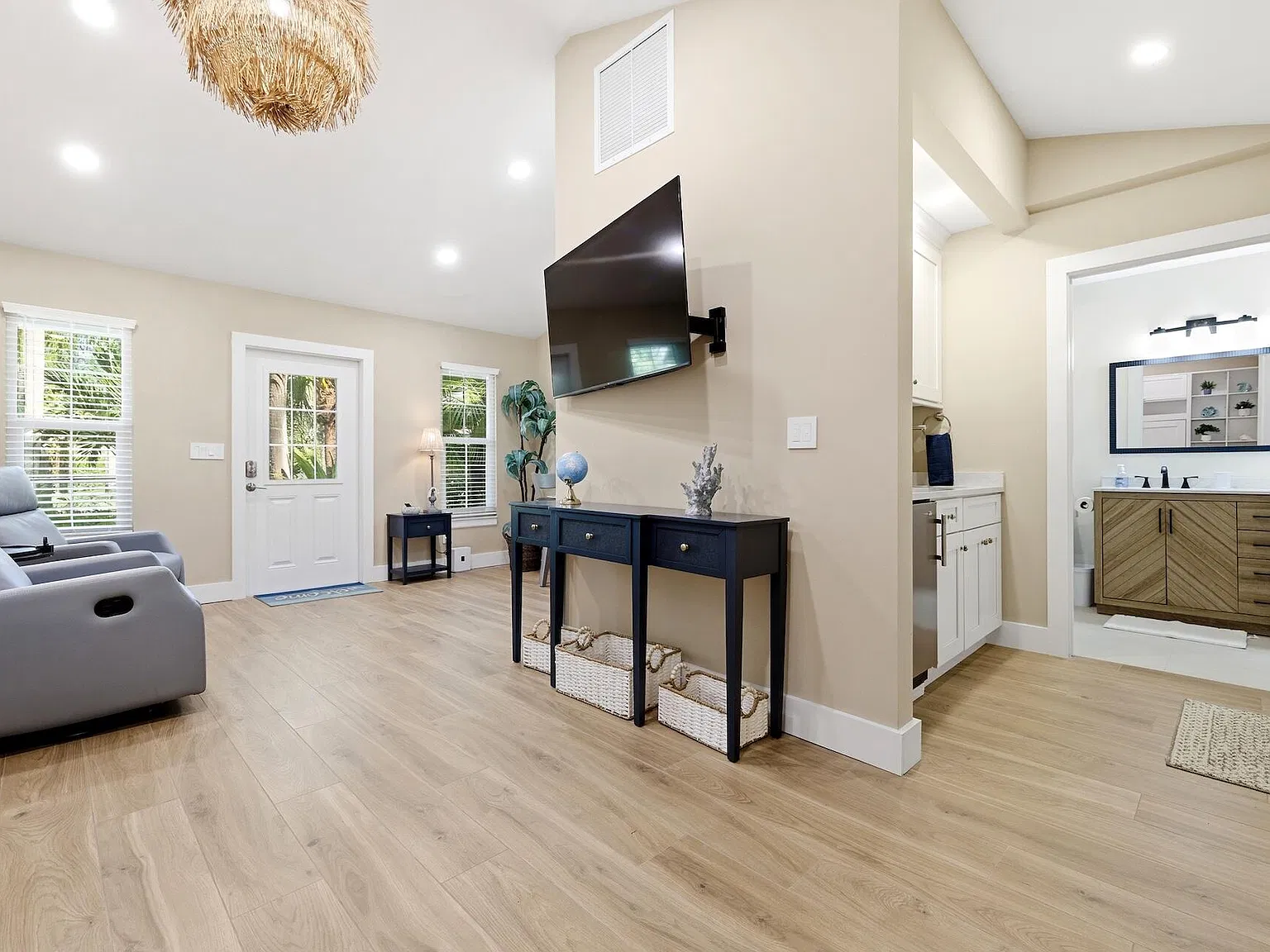 1 bed, 1.0 bath, 450 sqft, $2,800 — Photo 4
