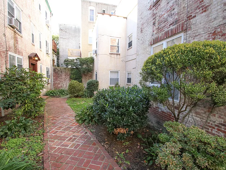 1616 Pine St — Photo 7