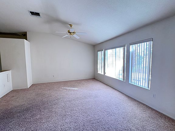 5th image of 482 Dalgreen Pl
