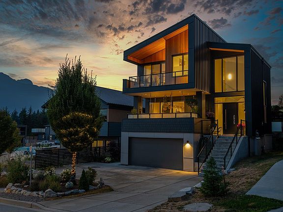 2nd image of 2929 Snowberry Pl