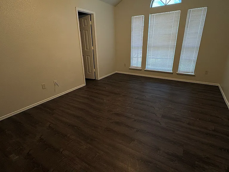 1214 Misty Dr — Photo 10