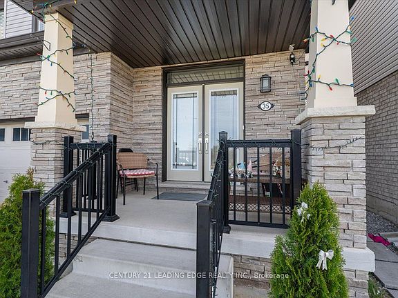 5th image of 35 Royal Coachman Way