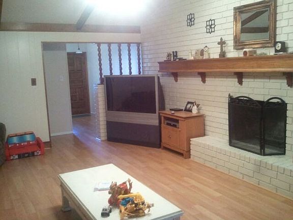 3rd image of 6 Cody Ct