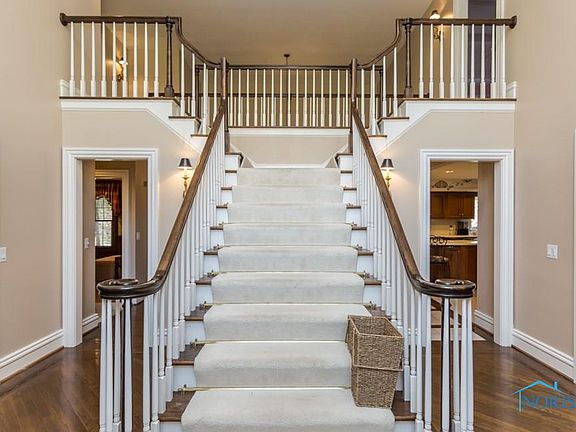 3rd image of 5601 Golf Creek Dr