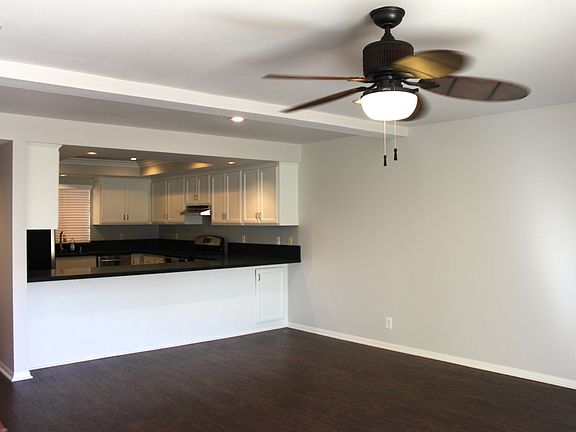 2nd image of 505 Manhattan Beach Blvd APT 11