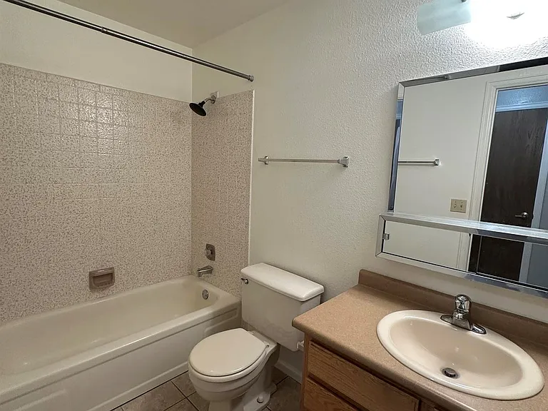 Sycamore Gardens Apartments — Photo 19