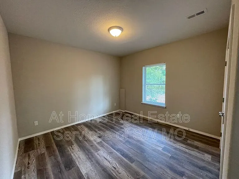 3921 W Linwood St — Photo 13