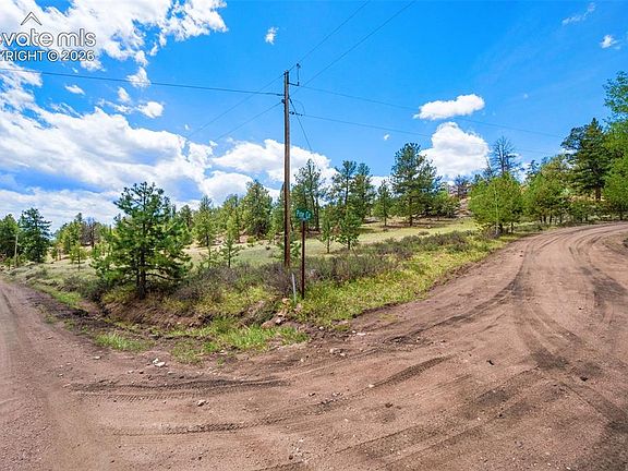 3rd image of 527 Plateau Dr