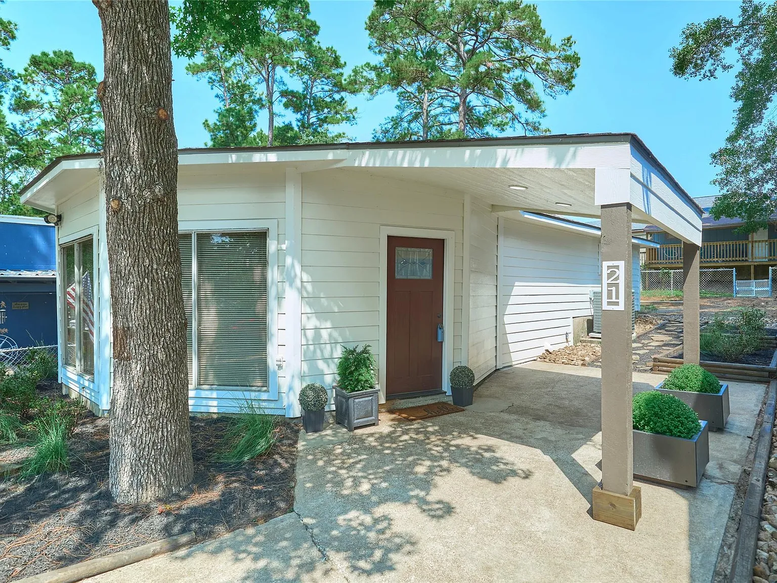 2 bed, 1.0 bath, 945 sqft, $1,200 — Photo 4