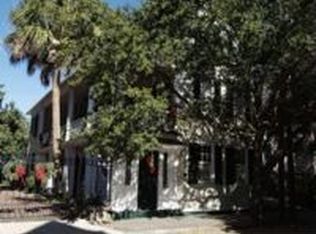 132 Wentworth St, Charleston, SC 29401