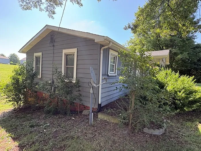 125 Azalea Rd — Photo 4