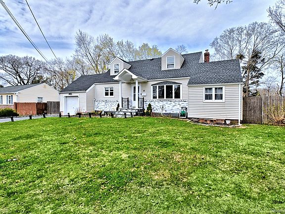 3rd image of 12 Bruce Lane