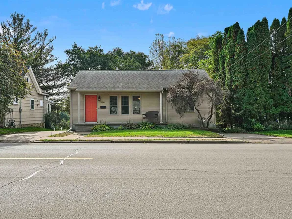 1341 S Grandview Ave, Dubuque, IA 52003