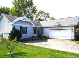 4650 Southhampton Dr, Island Lake, IL 60042