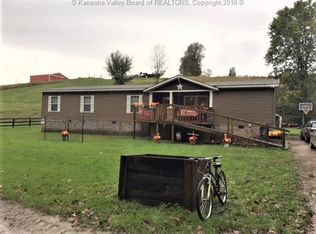 8289 Crab Creek Rd, Gallipolis Ferry, WV 25515