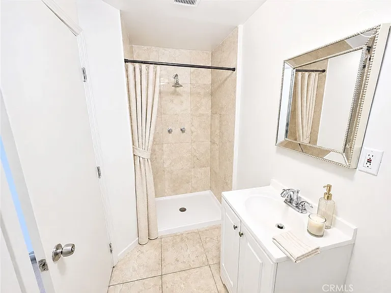 8056 Alder Ave #B — Photo 5