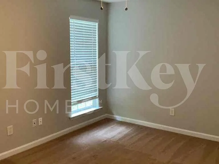 341 Hill Crest Cir — Photo 9