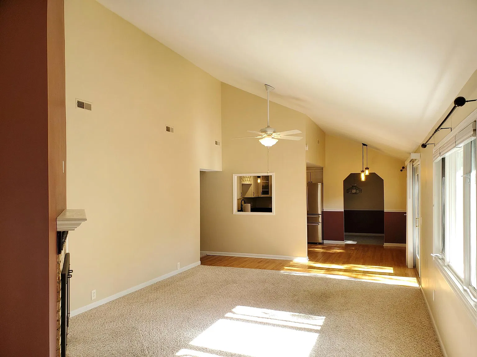 2 bed, 1416 sqft, $2,200 — Photo 2
