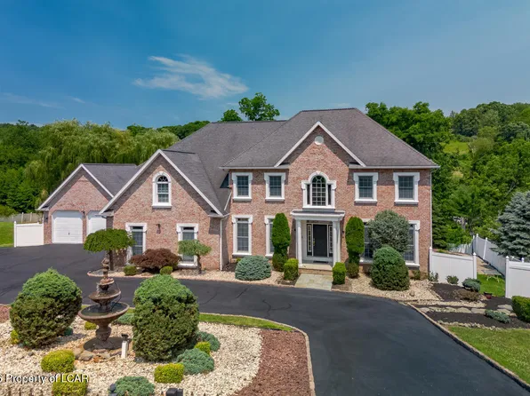 41 Somerfields Dr, Wyoming, PA 18644
