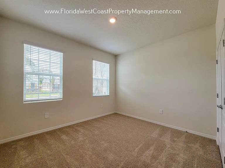 5819 Oak Bridge Ct — Photo 12