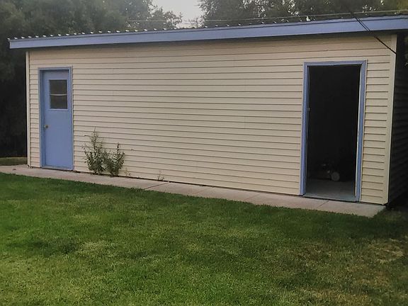 Back shared yard and storage