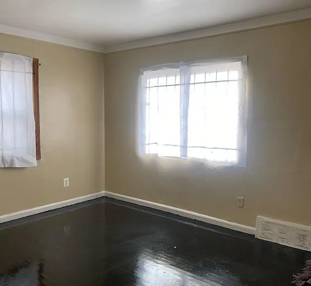 15610 W Chicago St — Photo 10