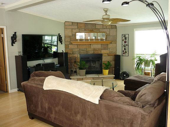 2nd image of 11776 Riverwood Ct