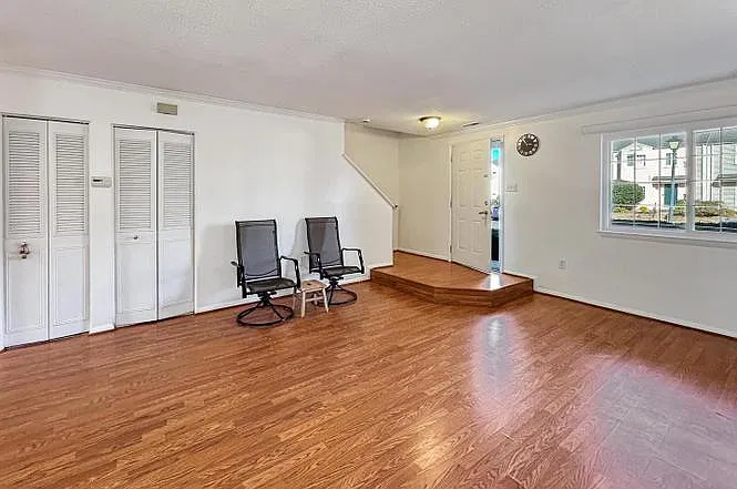 3 bed, 1160 sqft, $2,600 — Photo 2