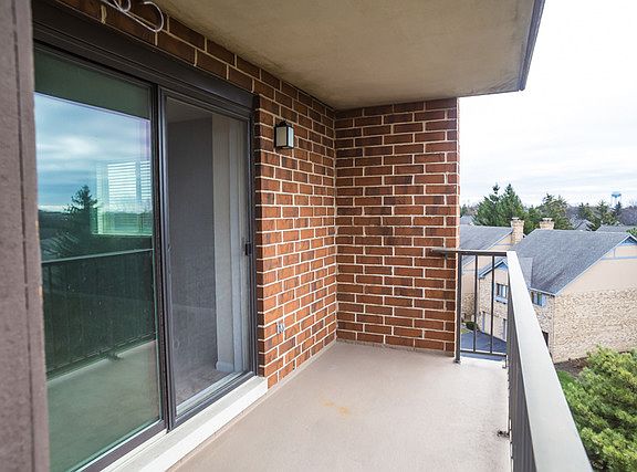 3rd image of 1 Bloomingdale Pl APT 410