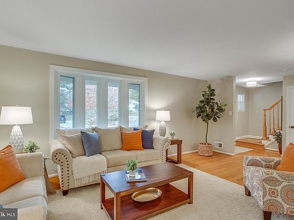 4th image of 9932 Eastlake Dr