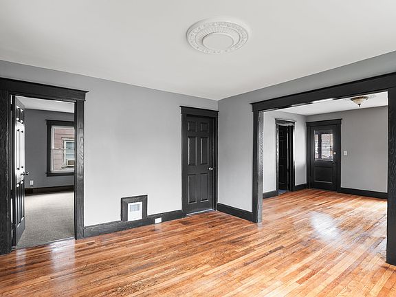 4th image of 190 Saint Charles St #1