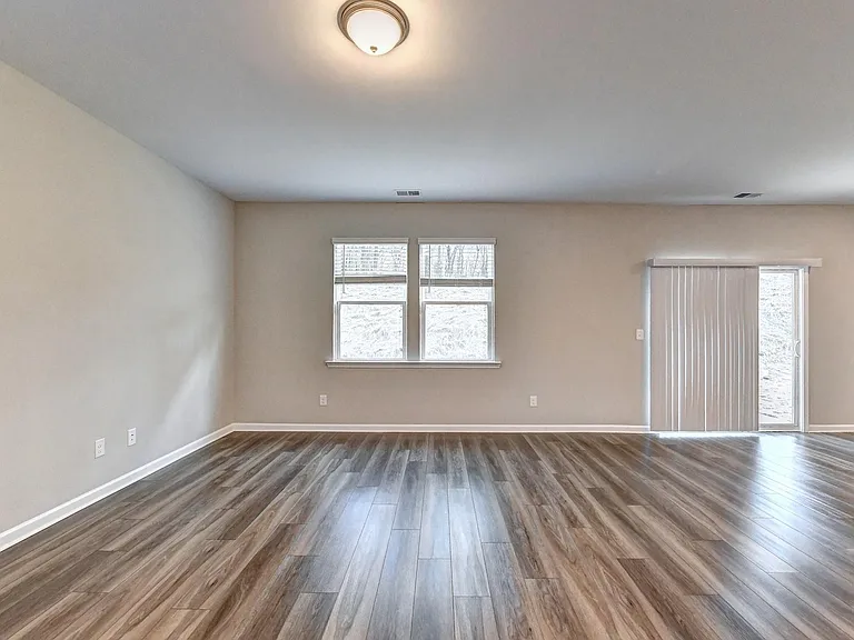 192 Golden Eagle Pkwy — Photo 13