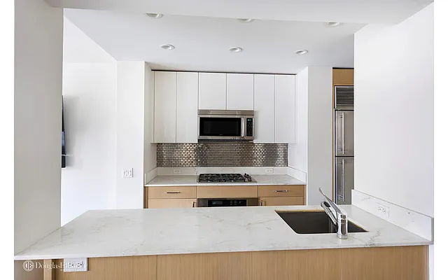 Rented by Douglas Elliman | media 7