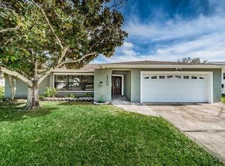 2100 Swan Ln, Safety Harbor, FL 34695