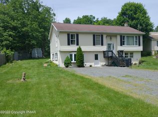 2282 Walnut Trl, Bushkill, PA 18324