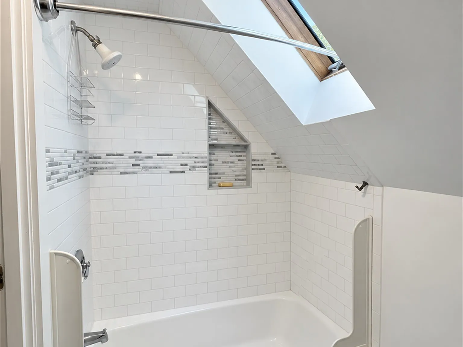 3 bed, 1200 sqft, $4,000 — Photo 4