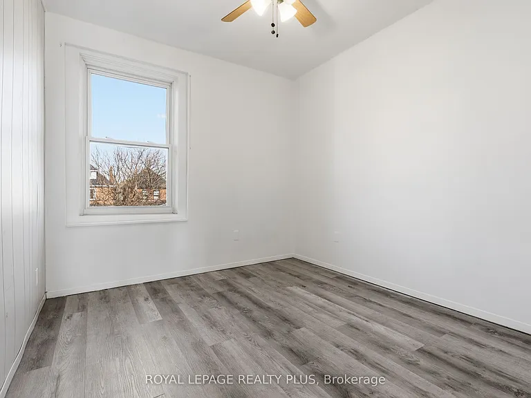 115 Kensington Ave N — Photo 17