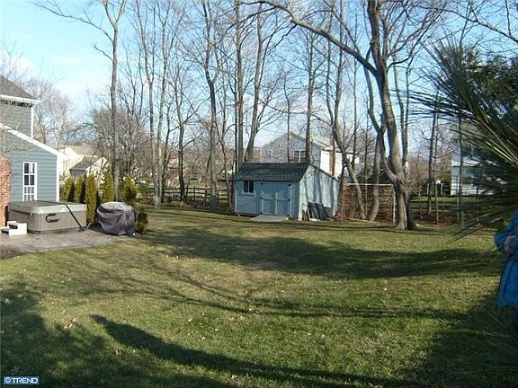 4th image of 108 Burgundy Ln