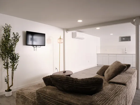 624 East 17th Street image 3 of 28