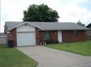 5001 Hillsboro Dr, Enid, OK 73703