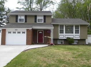 202 Rabbit Run Rd, Cherry Hill, NJ 08003